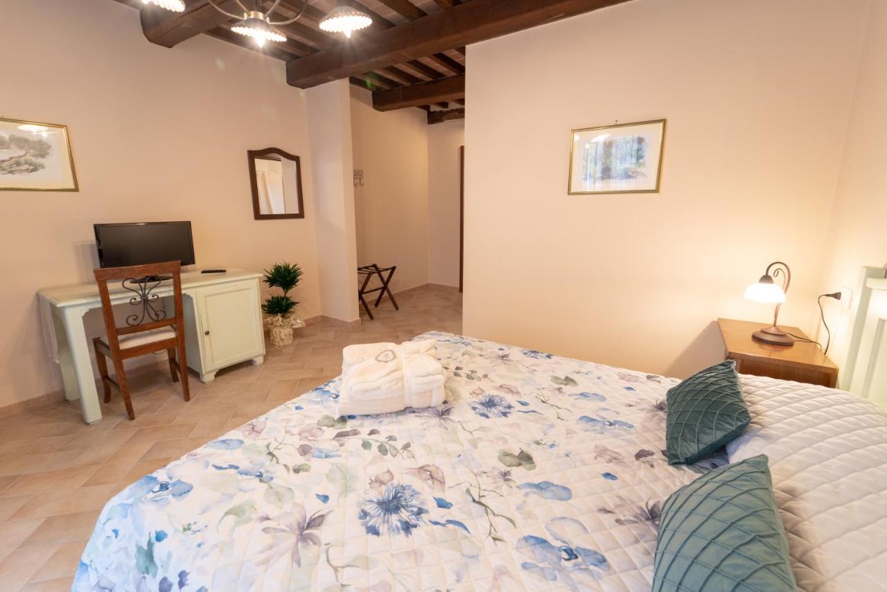 Albergo La Loggia Di San Martino Гуалдо Тадино Екстериор снимка