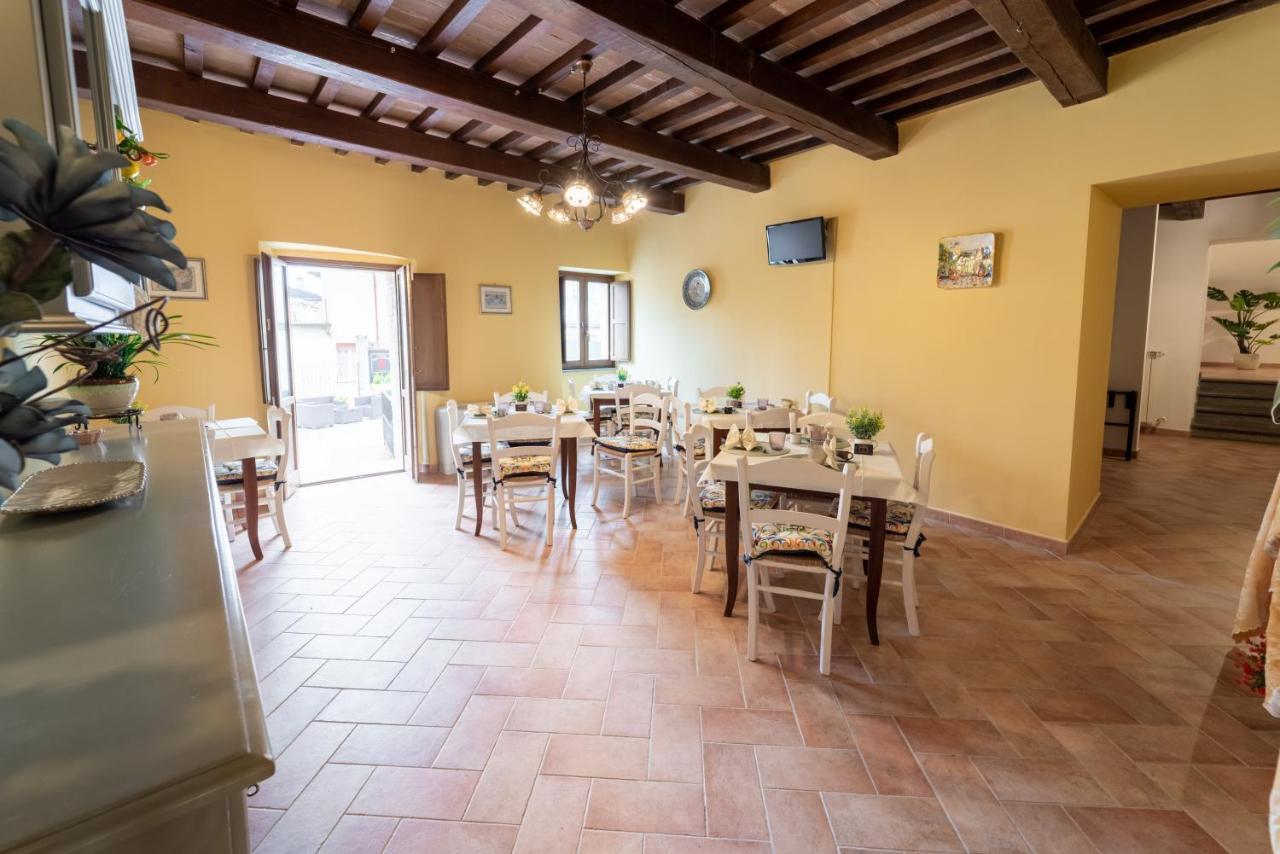 Albergo La Loggia Di San Martino Гуалдо Тадино Екстериор снимка