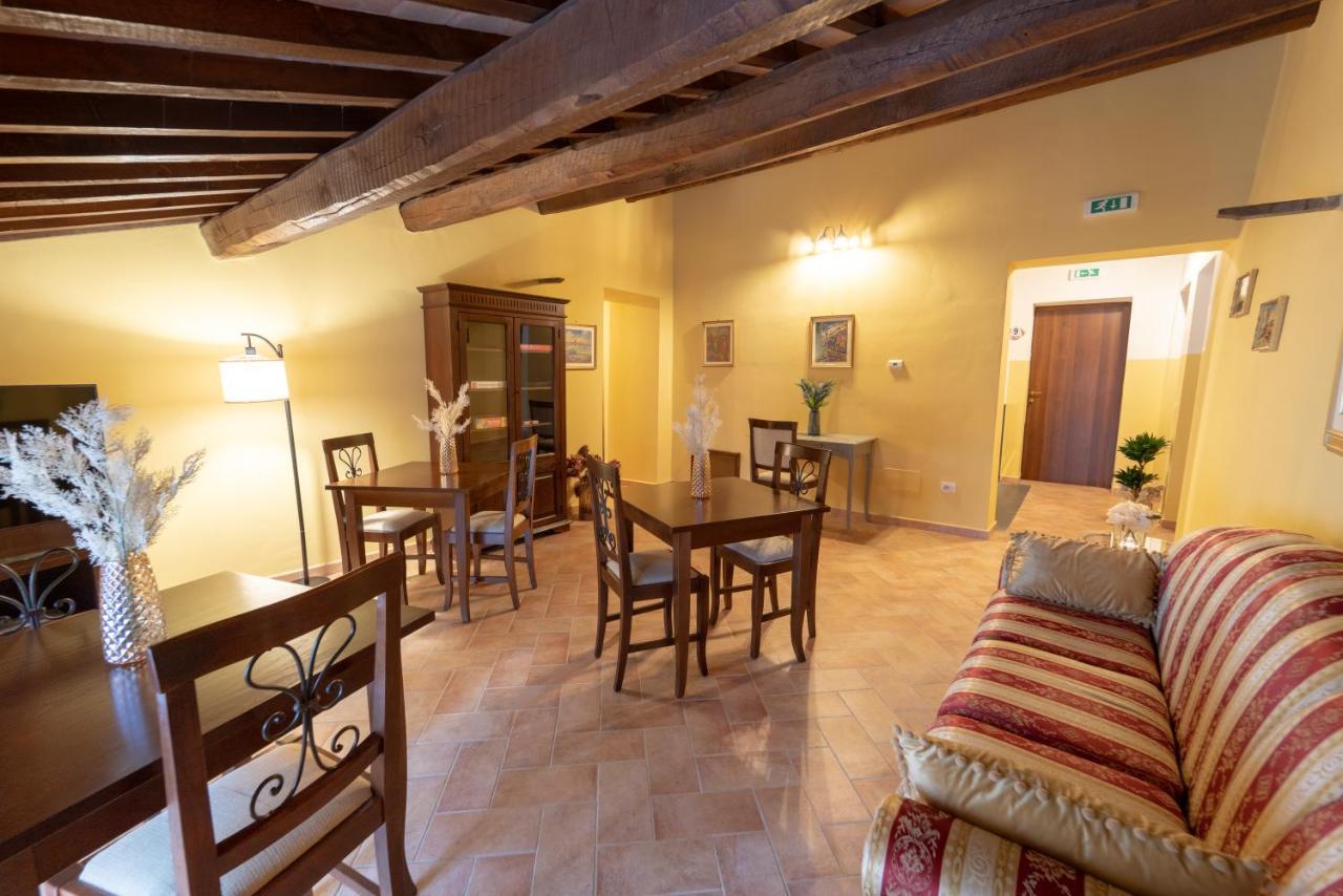 Albergo La Loggia Di San Martino Гуалдо Тадино Екстериор снимка