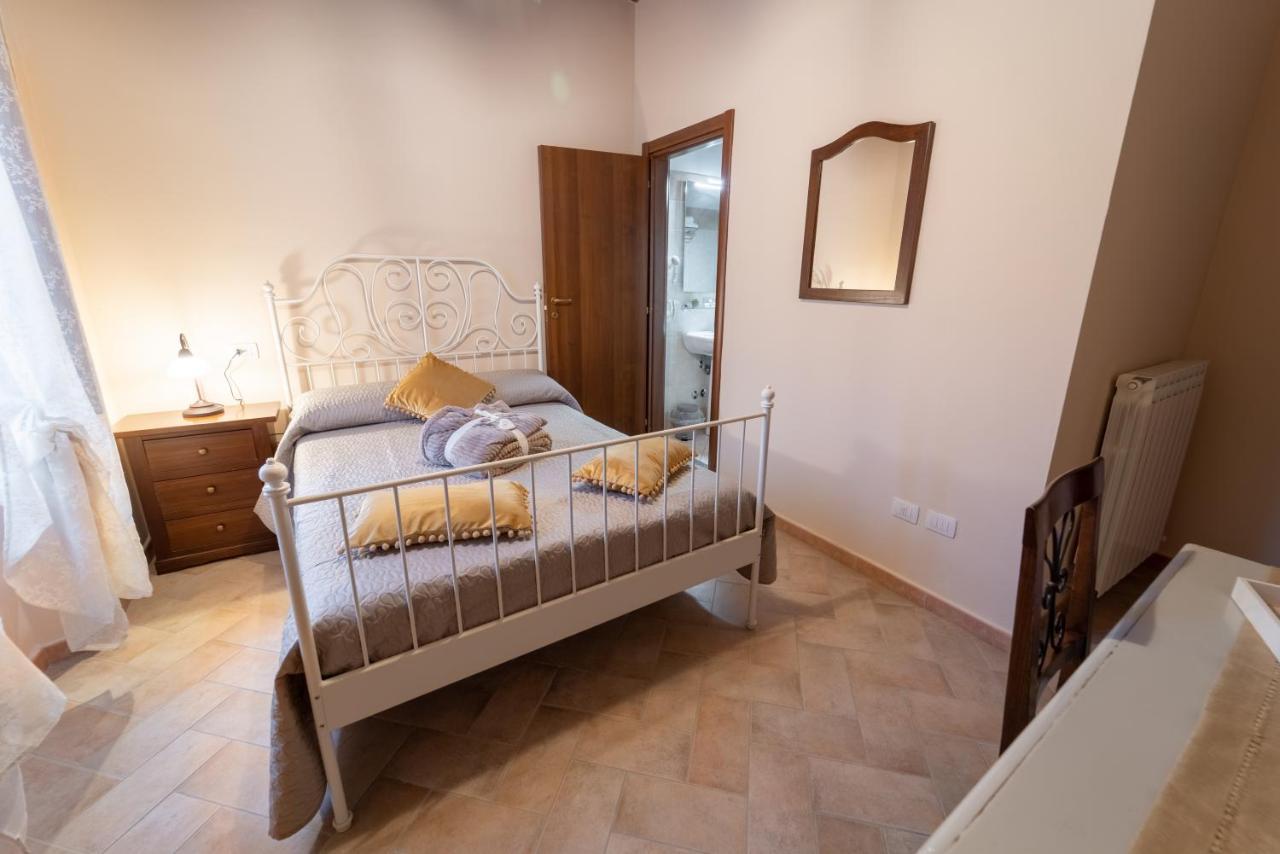 Albergo La Loggia Di San Martino Гуалдо Тадино Екстериор снимка