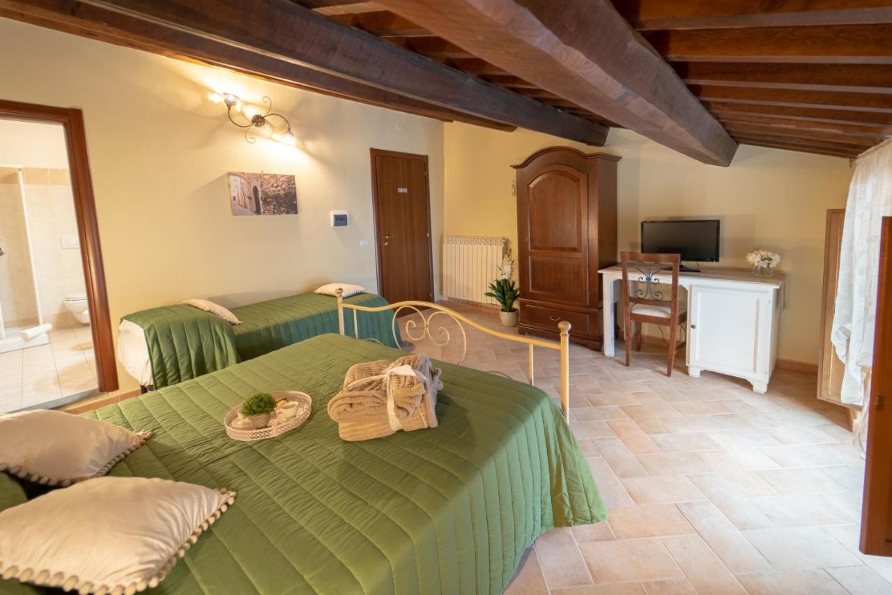 Albergo La Loggia Di San Martino Гуалдо Тадино Екстериор снимка