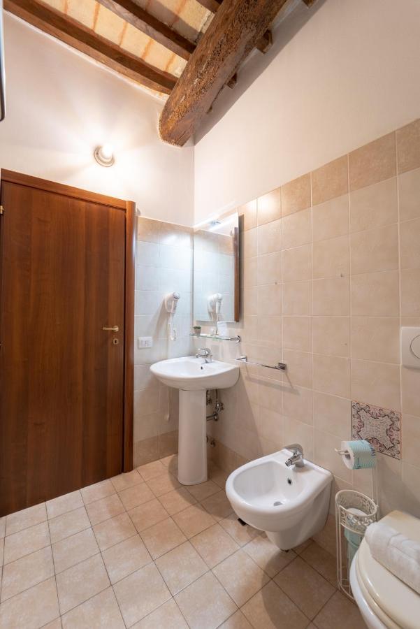 Albergo La Loggia Di San Martino Гуалдо Тадино Екстериор снимка