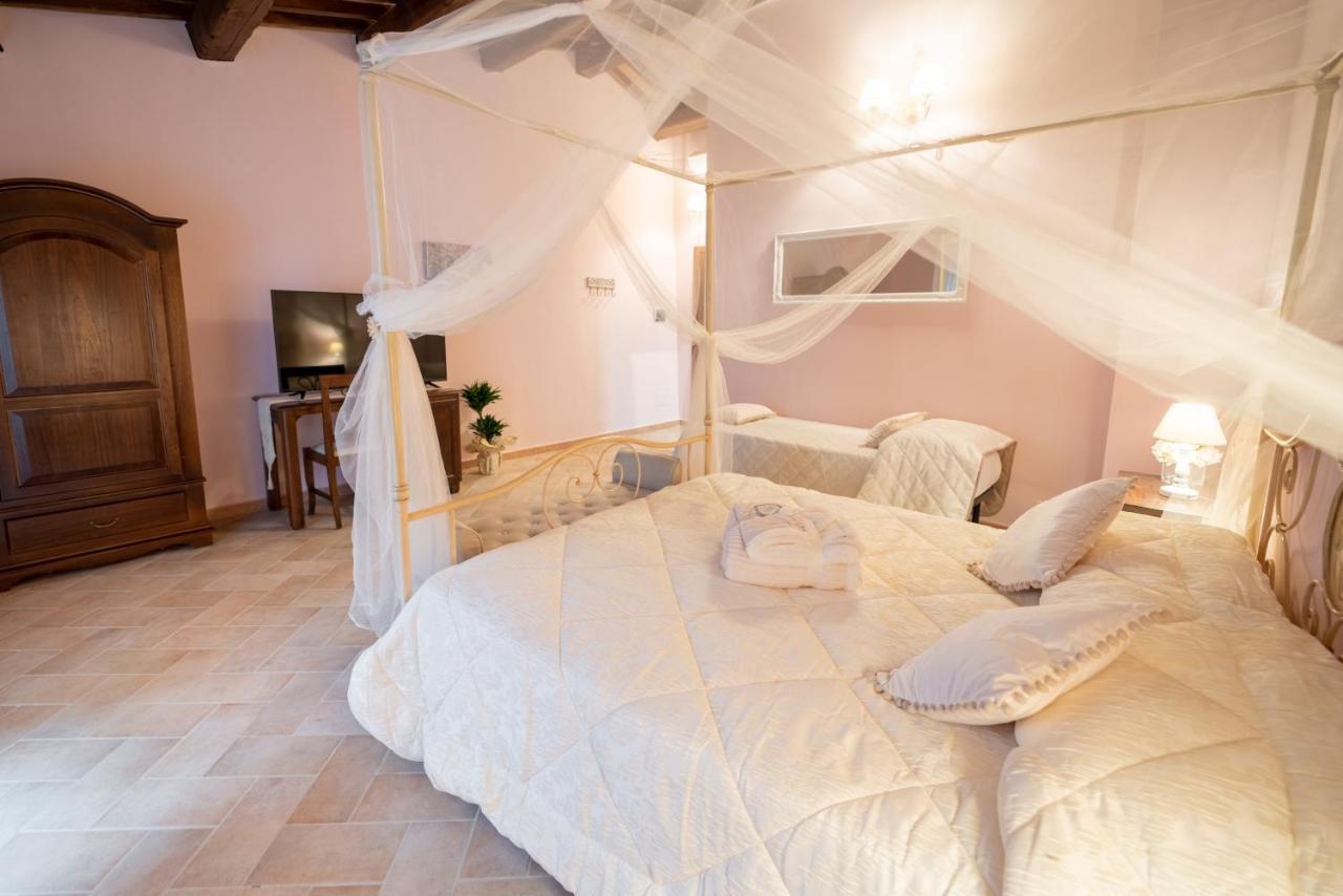 Albergo La Loggia Di San Martino Гуалдо Тадино Екстериор снимка