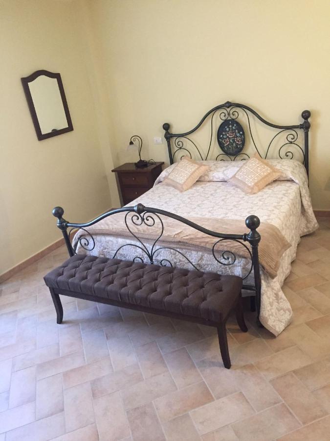 Albergo La Loggia Di San Martino Гуалдо Тадино Екстериор снимка